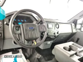 2013 Ford F-250 XL z VIN 1FDBF2B68DEB48275, wystawiony jako IAAI lot #42512434 z przebiegiem 434 130 mil mil oraz . Historia ofert i sprzedaży dostępna na DreamBid. Obrazek 39.