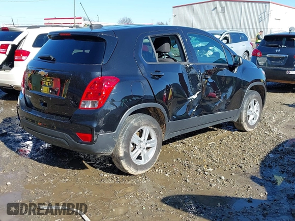 2022 Chevrolet Trax LS with VIN KL7CJNSM2NB554978, listed as a IAAI auction lot 41416440 with 23,658 mi miles. Bid and sale history available at carsss.com. Image 4.