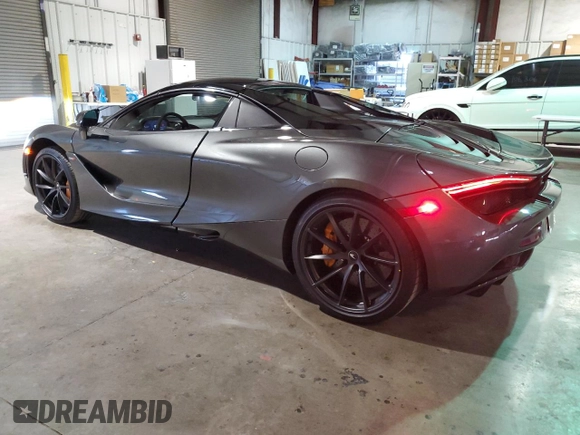 2021 McLaren 720S z VIN SBM14FCA4MW006331, wystawiony jako Copart lot #85341394 z przebiegiem 4552 mil mil oraz Szkody całkowita. Historia ofert i sprzedaży dostępna na DreamBid. Obrazek 2.