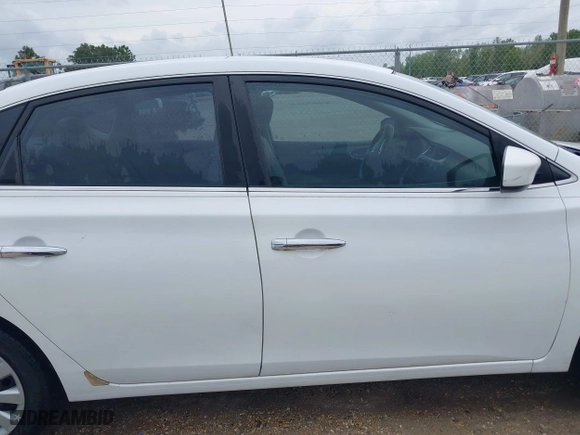 2014 Nissan Sentra SR with VIN 3N1AB7AP1EY257221, listed as a IAAI auction lot 41868576 with 118,275 mi miles. Bid and sale history available at carsss.com. Image 13.