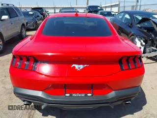 2024 Ford Mustang EcoBoost z VIN 1FA6P8TH8R5146979, wystawiony jako IAAI lot #42017450 z przebiegiem 6 253 mil mil oraz . Historia ofert i sprzedaży dostępna na DreamBid. Obrazek 16.