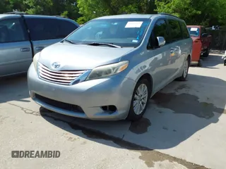 2016 Toyota Sienna XLE with VIN 5TDYK3DC5GS763674, listed as a IAAI auction lot 42035115 with 133,120 mi miles. Bid and sale history available at carsss.com. Image 19.