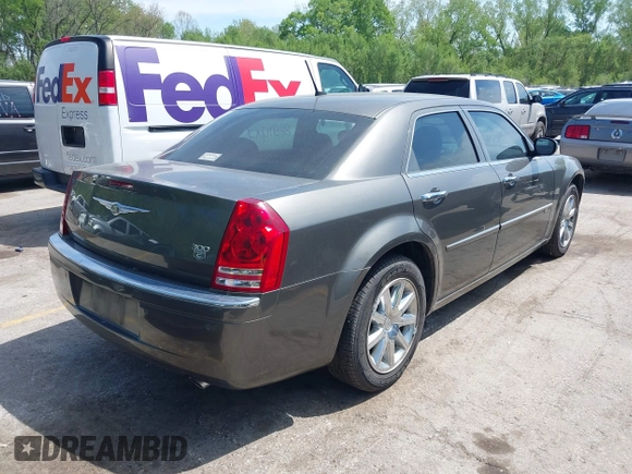 2008 Chrysler 300 C Hemi with VIN 2C3LA63H18H172015, listed as a IAAI auction lot 42055764 with 130,915 mi miles. Bid and sale history available at carsss.com. Image 4.