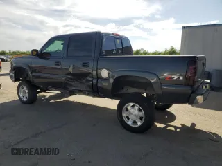 2005 Chevrolet Silverado 1500 LT with VIN 2GCEK13TX51247047, listed as a Copart auction lot 52769025 with 201,593 mi miles and Salvage Title. Bid and sale history available at DreamBid. Image 2.