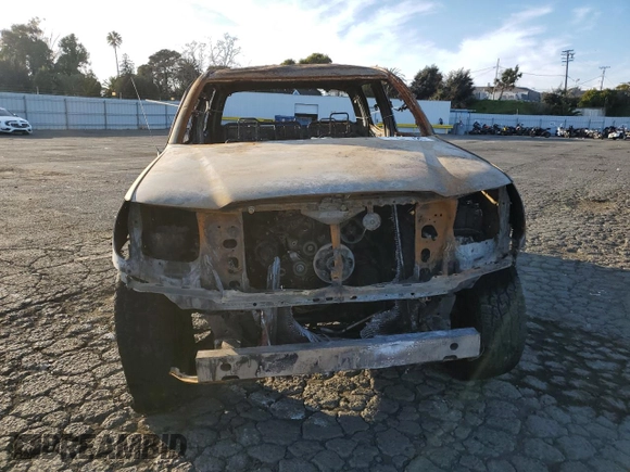 2011 Toyota Tacoma с VIN 5TFJX4GN1BX002410, выставлен на аукционе Copart как лот 43046725 с пробегом Не указан миль и На запчасти • Non repairable. История ставок и продаж доступна на DreamBid. Изображение 5.