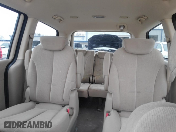 2009 Kia Sedona LX with VIN KNDMB233296311792, listed as a Copart auction lot 46840225 with 211,131 mi miles and Clean Title. Bid and sale history available at carsss.com. Image 10.