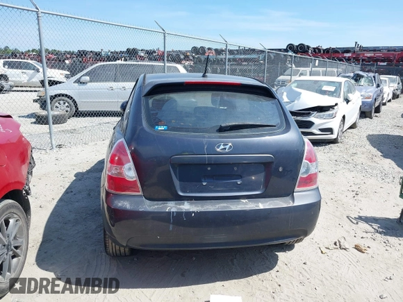 2007 Hyundai Accent SE z VIN KMHCN36C27U050012, wystawiony jako IAAI lot #42112316 z przebiegiem 172 070 mil mil oraz . Historia ofert i sprzedaży dostępna na DreamBid. Obrazek 16.