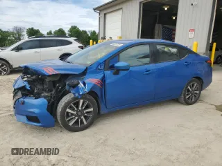 2021 Nissan Versa SV z VIN 3N1CN8EV3ML852128, wystawiony jako Copart lot #56625125 z przebiegiem 101 619 mil mil oraz Szkoda całkowita • Salvage title. Historia ofert i sprzedaży dostępna na DreamBid. Obrazek 1.