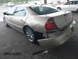 2004 Chrysler 300M M z VIN 2C3HE66G64H685168, wystawiony jako IAAI lot #42323711 z przebiegiem 111 527 mil mil oraz . Historia ofert i sprzedaży dostępna na DreamBid. Obrazek 3.