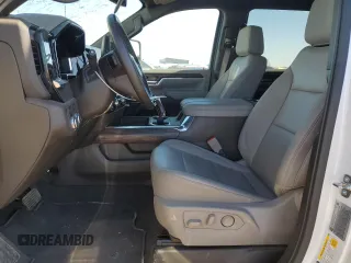 2024 GMC Sierra 3500HD SLT z VIN 1GT49UEY9RF105532, wystawiony jako Copart lot #61956334 z przebiegiem 12 996 mil mil oraz Tytuł czysty. Historia ofert i sprzedaży dostępna na DreamBid. Obrazek 7.