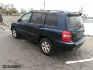 2002 Toyota Highlander with VIN JTEGF21A820061482, listed as a IAAI auction lot 41450883 with 175,821 mi miles. Bid and sale history available at carsss.com. Image 3.