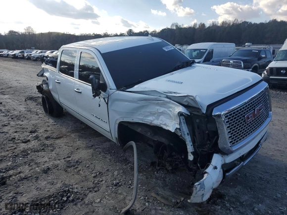 2015 GMC Sierra 2500HD available WiFi Denali with VIN 1GT120E87FF569155, listed as a Copart auction lot 79906154 with 221,026 mi miles and Salvage Title. Bid and sale history available at carsss.com. Image 4.