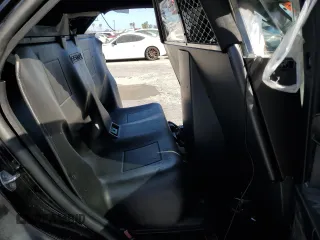 2020 Ford Police Interceptor Utility z VIN 1FM5K8AB9LGC51380, wystawiony jako Copart lot #57240345 z przebiegiem 39 627 mil mil oraz Tytuł czysty. Historia ofert i sprzedaży dostępna na DreamBid. Obrazek 11.
