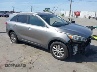 2016 Kia Sorento LX with VIN 5XYPG4A33GG120616, listed as a IAAI auction lot 41822433 with 131,366 mi miles. Bid and sale history available at carsss.com. Image 1.