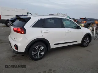 2022 Kia Niro LX with VIN KNDCB3LC6N5503153, listed as a Copart auction lot 84023874 with 71,601 mi miles and Salvage Title. Bid and sale history available at carsss.com. Image 3.