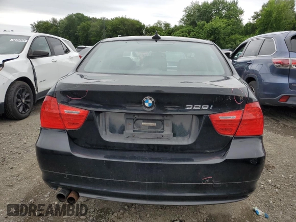 2011 BMW 3 Series 328i xDrive with VIN WBAPK5C58BA655062, listed as a Copart auction lot 61531785 with 211,145 mi miles and Salvage title. Bid and sale history available at DreamBid. Image 6.