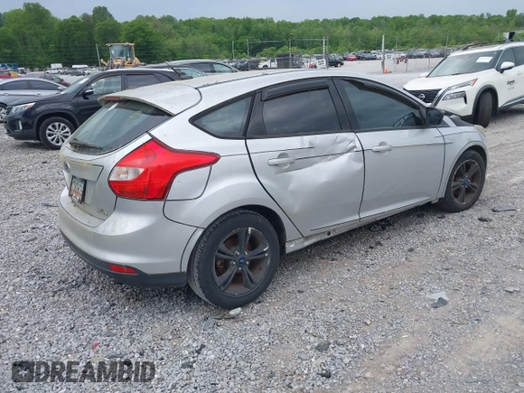 2012 Ford Focus SE z VIN 1FAHP3K28CL369762, wystawiony jako IAAI lot #42095476 z przebiegiem 150 584 mil mil oraz . Historia ofert i sprzedaży dostępna na DreamBid. Obrazek 4.