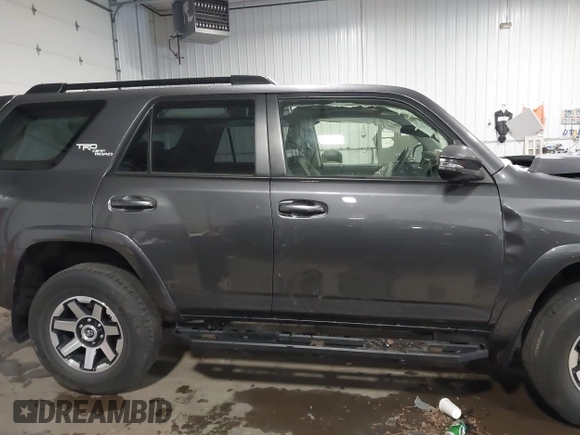 2021 Toyota 4Runner TRD Off Road Premium с VIN JTERU5JR6M5892569, выставлен на аукционе IAAI как лот 41921211 с пробегом 50 853 миль миль и . История ставок и продаж доступна на DreamBid. Изображение 14.