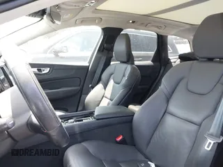 2020 Volvo XC60 Momentum z VIN YV4102DK8L1429104, wystawiony jako IAAI lot #42432652 z przebiegiem 35 429 mil mil oraz . Historia ofert i sprzedaży dostępna na DreamBid. Obrazek 20.