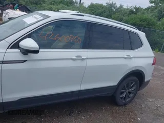 2022 Volkswagen Tiguan SE z VIN 3VV2B7AX0NM079702, wystawiony jako IAAI lot #42600950 z przebiegiem 91 826 mil mil oraz . Historia ofert i sprzedaży dostępna na DreamBid. Obrazek 14.