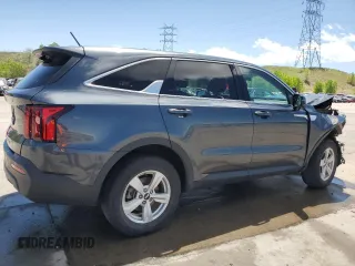 2021 Kia Sorento LX z VIN 5XYRGDLC4MG018310, wystawiony jako Copart lot #56917725 z przebiegiem 42 665 mil mil oraz Szkoda całkowita • Salvage title. Historia ofert i sprzedaży dostępna na DreamBid. Obrazek 3.