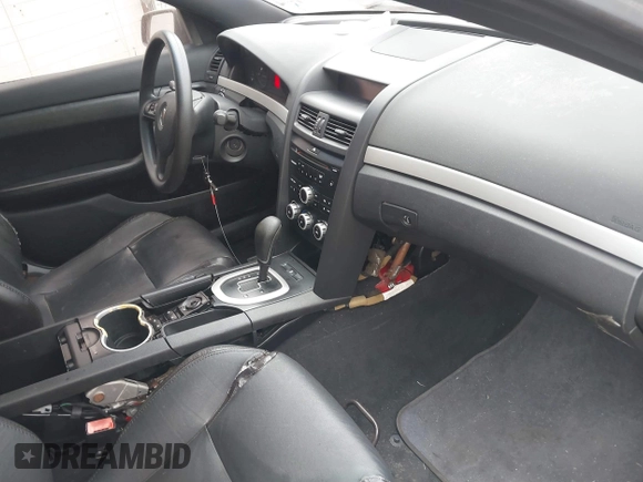 2008 Pontiac G8 z VIN 6G2ER57778L122786, wystawiony jako IAAI lot #41682431 z przebiegiem 169 720 mil mil oraz . Historia ofert i sprzedaży dostępna na DreamBid. Obrazek 5.
