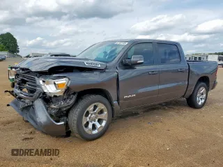 2020 Ram 1500 Big Horn z VIN 1C6RREFT3LN232747, wystawiony jako Copart lot #61181135 z przebiegiem 88 381 mil mil oraz Szkoda całkowita • Salvage title. Historia ofert i sprzedaży dostępna na DreamBid. Obrazek 1.