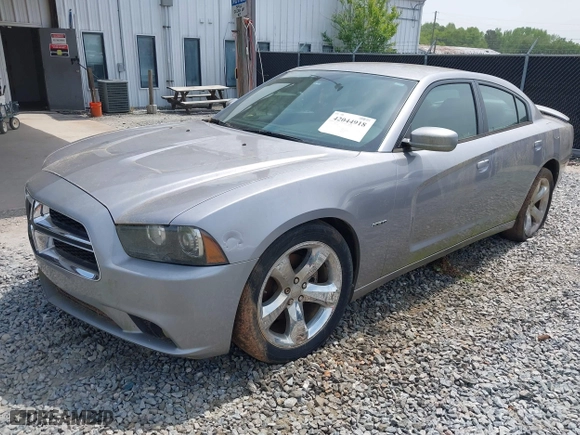 2014 Dodge Charger RT Plus with VIN 2C3CDXCT4EH220586, listed as a IAAI auction lot 42044918 with 199,304 mi miles. Bid and sale history available at carsss.com. Image 17.
