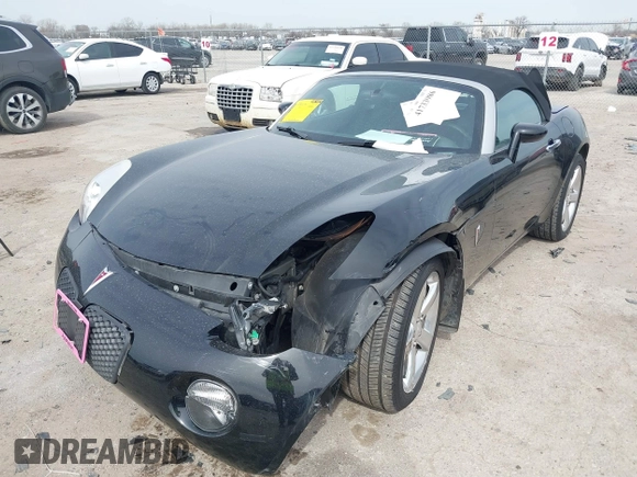 2007 Pontiac Solstice z VIN 1G2MB35B87Y135895, wystawiony jako IAAI lot #41733986 z przebiegiem 50 109 mil mil oraz . Historia ofert i sprzedaży dostępna na DreamBid. Obrazek 6.