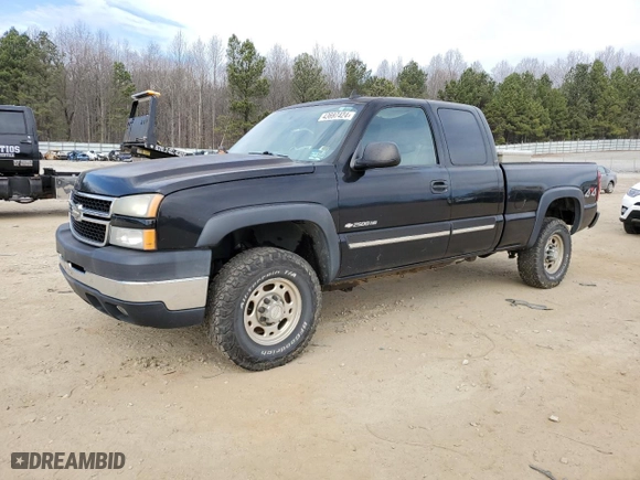 2007 Chevrolet Silverado 2500HD Classic Work Truck with VIN 1GCHK29U67E148620, listed as a Copart auction lot 43697424 with 336,913 mi miles and Non Repairable. Bid and sale history available at carsss.com. Image 1.