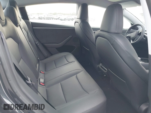 2025 Tesla Model 3 Long Range z VIN 5YJ3E1EBXSF913691, wystawiony jako IAAI lot #41699545 z przebiegiem 3 609 mil mil oraz . Historia ofert i sprzedaży dostępna na DreamBid. Obrazek 8.