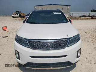 2015 Kia Sorento SX z VIN 5XYKW4A76FG578746, wystawiony jako Copart lot #56185905 z przebiegiem 141 006 mil mil oraz Czysty tytuł • Clean title. Historia ofert i sprzedaży dostępna na DreamBid. Obrazek 5.