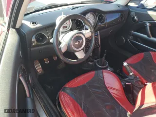 2004 MINI Cooper Hardtop S with VIN WMWRE33454TD88839, listed as a Copart auction lot 47638415 with 147,685 mi miles and Salvage Title. Bid and sale history available at carsss.com. Image 8.