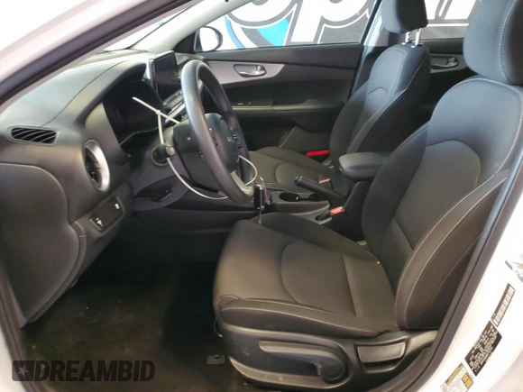 2024 Kia Forte LXS with VIN 3KPF24AD0RE733733, listed as a Copart auction lot 55706885 with 31,673 mi miles and Clean Title. Bid and sale history available at DreamBid. Image 7.
