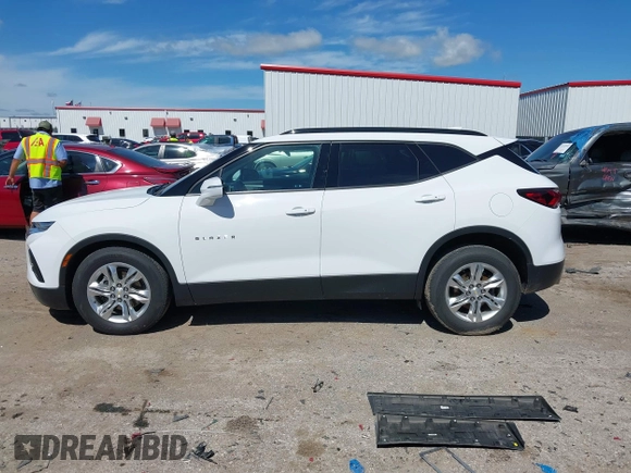 2021 Chevrolet Blazer LT z VIN 3GNKBCRS7MS538791, wystawiony jako IAAI lot #42217259 z przebiegiem 27 367 mil mil oraz . Historia ofert i sprzedaży dostępna na DreamBid. Obrazek 14.