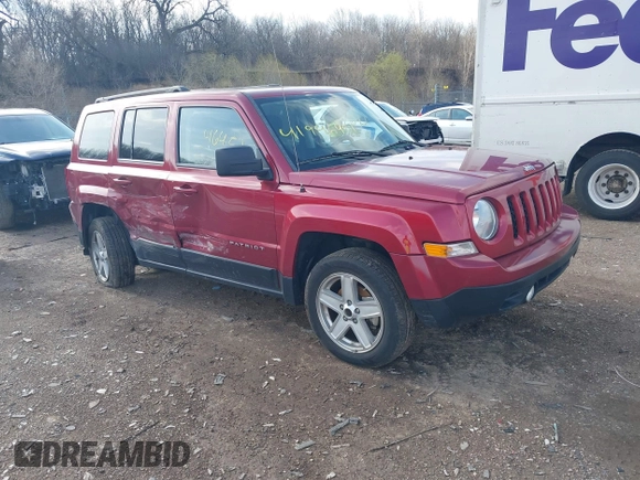 2014 Jeep Patriot Latitude with VIN 1C4NJRFB0ED628074, listed as a IAAI auction lot 41946451 with 92,118 mi miles and . Bid and sale history available at carsss.com. Image 1.