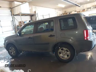 2011 Honda Pilot LX with VIN 5FNYF4H25BB103756, listed as a IAAI auction lot 41554121 with 182,502 mi miles. Bid and sale history available at carsss.com. Image 14.