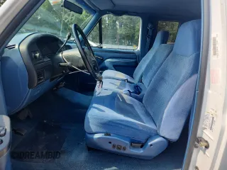 1997 Ford F-250 с VIN 1FTHX25F1VED01393, выставлен на аукционе Copart как лот 61215175 с пробегом 176 801 миль миль и Списание • Salvage title. История ставок и продаж доступна на DreamBid. Изображение 7.