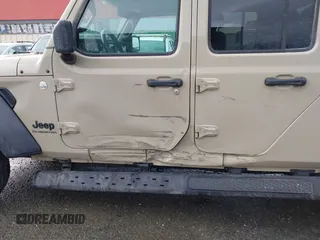 2020 Jeep Gladiator Sport S с VIN 1C6JJTAG0LL207187, выставлен на аукционе IAAI как лот 41559361 с пробегом 36 236 миль миль и . История ставок и продаж доступна на DreamBid. Изображение 6.