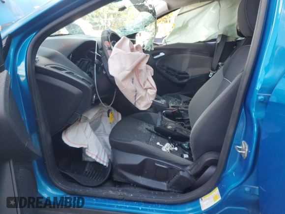 2014 Ford Focus SE with VIN 1FADP3F29EL190660, listed as a Copart auction lot 84401824 with 0 mi miles and Non Repairable. Bid and sale history available at carsss.com. Image 7.