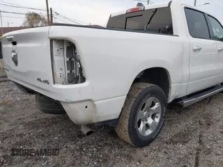 2020 Ram 1500 Big Horn z VIN 1C6RRFFG5LN284440, wystawiony jako IAAI lot #40975635 z przebiegiem 105 400 mil mil oraz . Historia ofert i sprzedaży dostępna na DreamBid. Obrazek 20.