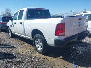2016 Ram 1500 Express z VIN 1C6RR6FG2GS242881, wystawiony jako IAAI lot #41657054 z przebiegiem 126 658 mil mil oraz . Historia ofert i sprzedaży dostępna na DreamBid. Obrazek 3.