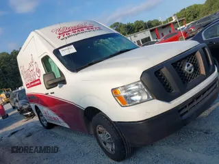 2019 Nissan NV Cargo SV z VIN 1N6BF0LY4KN810579, wystawiony jako IAAI lot #40094566 z przebiegiem 151 564 mil mil oraz . Historia ofert i sprzedaży dostępna na DreamBid. Obrazek 1.