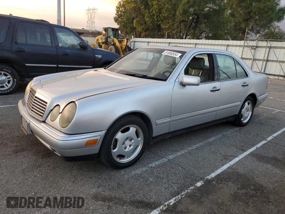 1997 Mercedes-Benz E-Class with VIN WDBJF72F4VA566949, listed as a Copart auction lot 81000554 with 187,409 mi miles and Salvage Title. Bid and sale history available at carsss.com. Image 1.