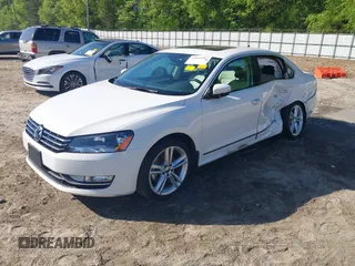 2015 Volkswagen Passat SE с VIN 1VWBV7A33FC060015, выставлен на аукционе IAAI как лот 42039292 с пробегом 52 110 миль миль и . История ставок и продаж доступна на DreamBid. Изображение 17.