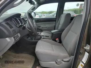 2012 Toyota Tacoma z VIN 3TMLU4ENXCM103392, wystawiony jako Copart lot #57296535 z przebiegiem 80 217 mil mil oraz Czysty tytuł • Clean title. Historia ofert i sprzedaży dostępna na DreamBid. Obrazek 7.
