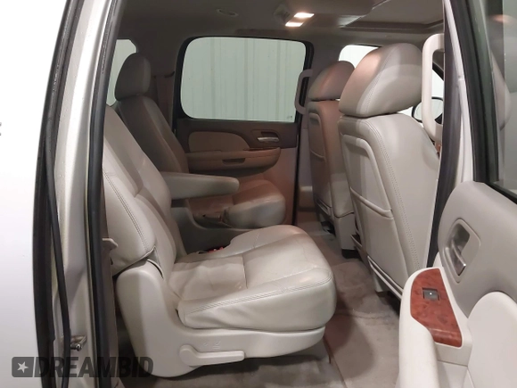2011 Chevrolet Suburban LTZ with VIN 1GNSKKE31BR143238, listed as a IAAI auction lot 41621927 with 224,313 mi miles and . Bid and sale history available at DreamBid. Image 8.