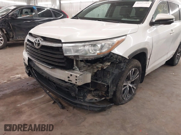 2016 Toyota Highlander XLE z VIN 5TDJKRFH8GS242509, wystawiony jako IAAI lot #41217281 z przebiegiem 203 373 mil mil oraz . Historia ofert i sprzedaży dostępna na DreamBid. Obrazek 6.