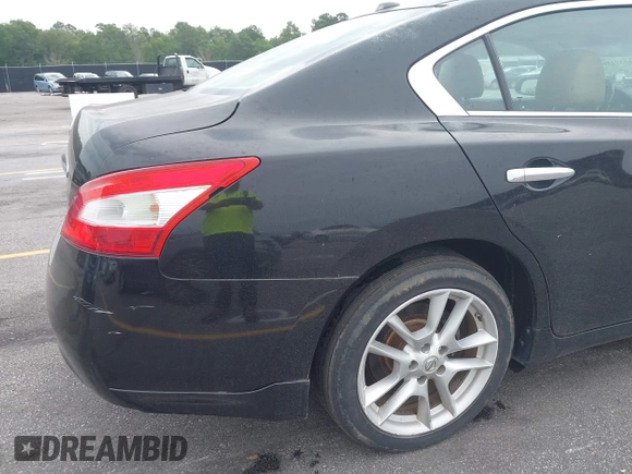 2011 Nissan Maxima SV z VIN 1N4AA5AP1BC855128, wystawiony jako IAAI lot #42372161 z przebiegiem 189 514 mil mil oraz . Historia ofert i sprzedaży dostępna na DreamBid. Obrazek 13.