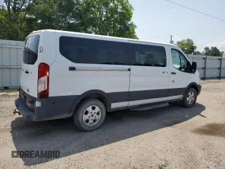 2018 Ford Transit Passenger XL z VIN 1FBZX2YG3JKB06453, wystawiony jako Copart lot #57518745 z przebiegiem 137 724 mil mil oraz Tytuł czysty. Historia ofert i sprzedaży dostępna na DreamBid. Obrazek 3.